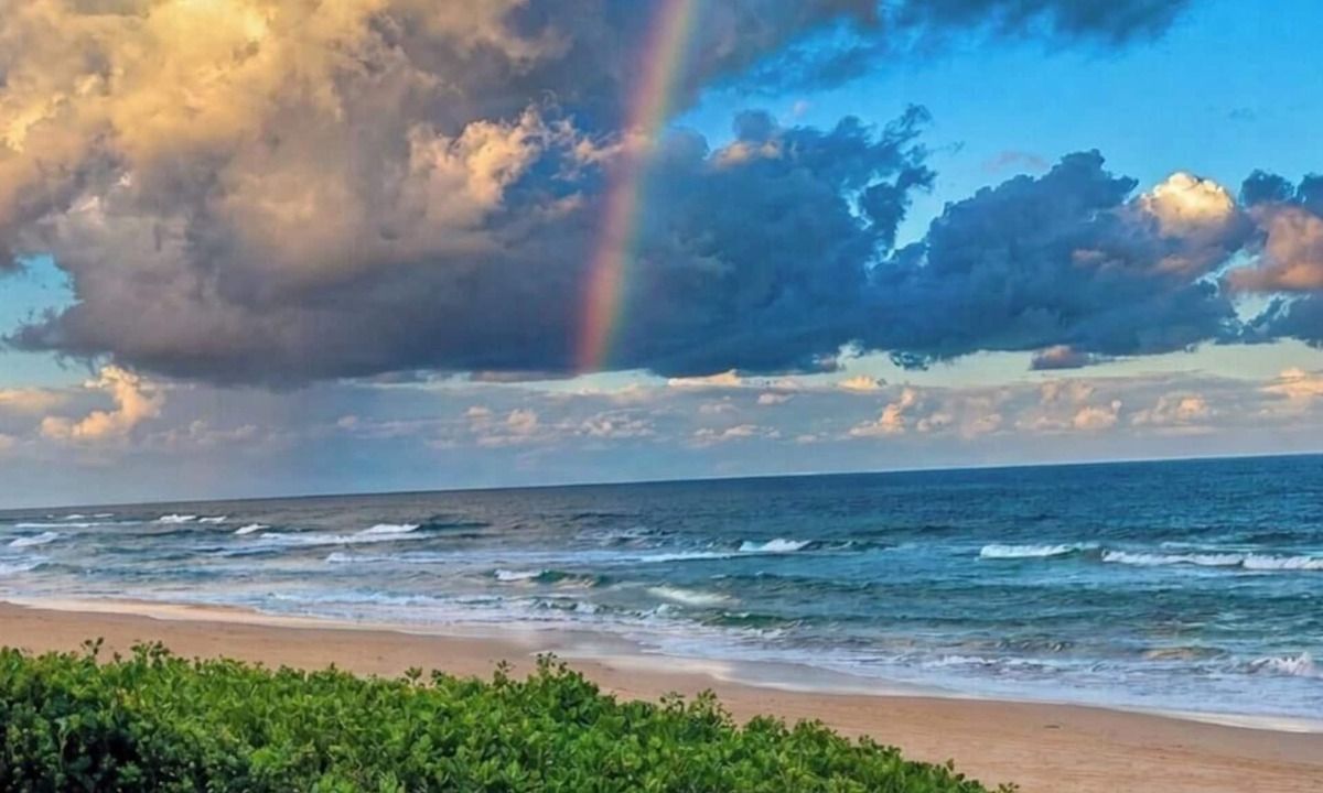Bateau Bay Hotel | Bay House Motel
