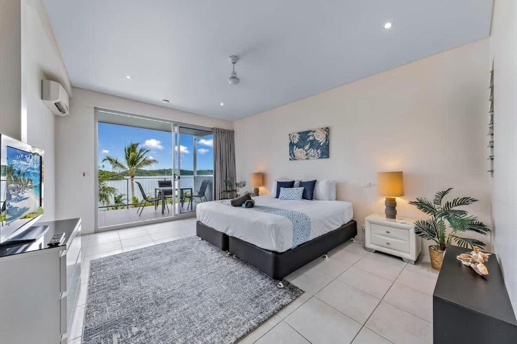 Shute Harbour Apartment | Baybliss Escape #4 - Adults Only