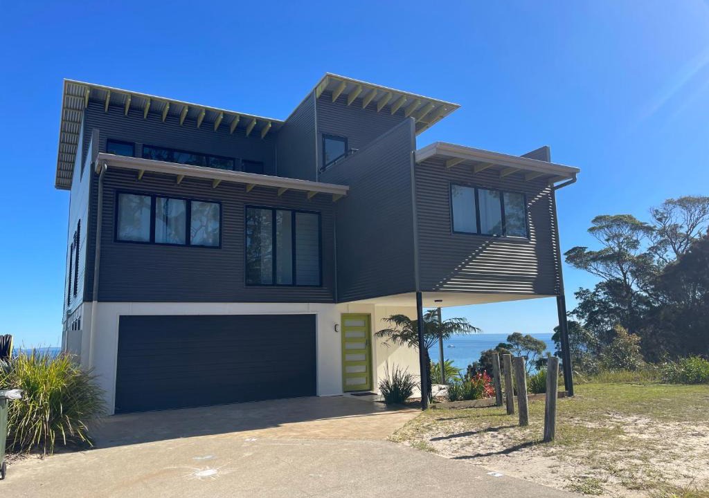 Brisbane Waterfront House | Bayview Breeze