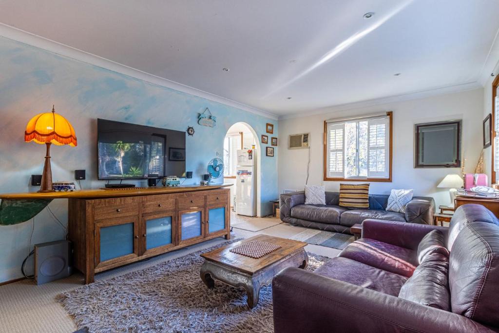 Berrara House | Beach and Bush Getaway