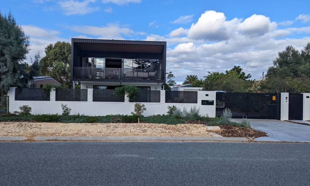 Golden Bay House | Beach Front Architectural Home
