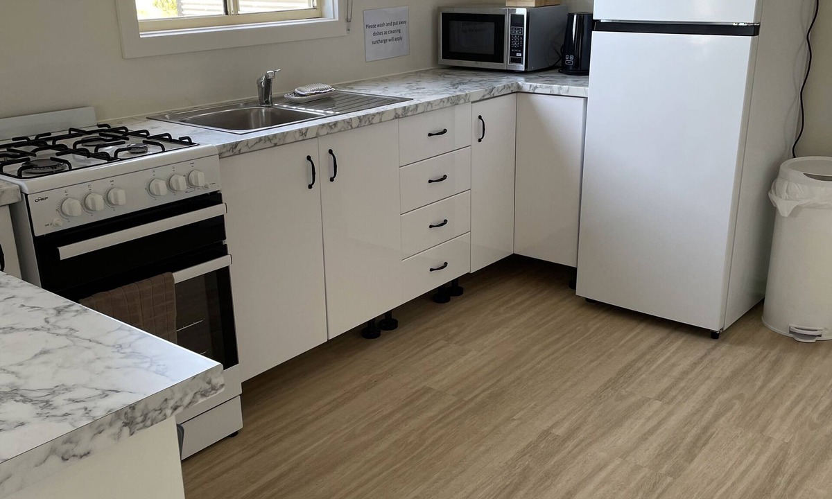 Allestree Cabin | Beach Front Cabin 1 - Two Bedroom Self Contained