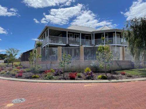 Dalyellup House | Beach Haven