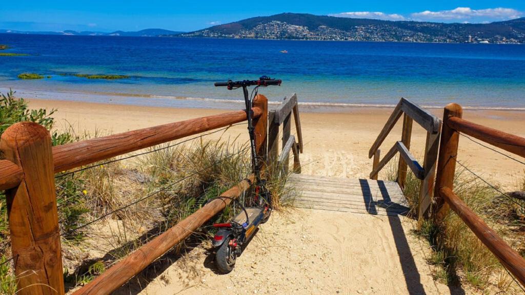Bellerive House | Beach House 3 mins Walk Bellerive Beach, Hobart