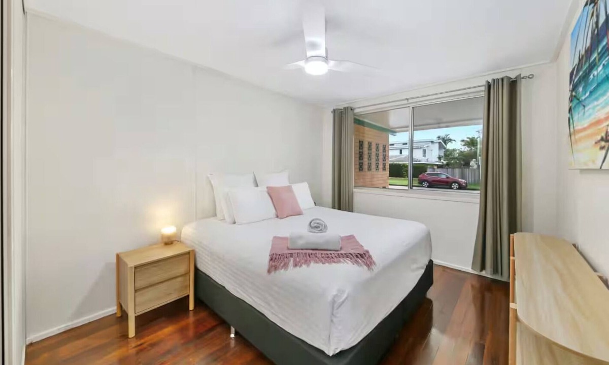 Golden Beach House | Beach Side on Burke - 3BR Pet friendly
