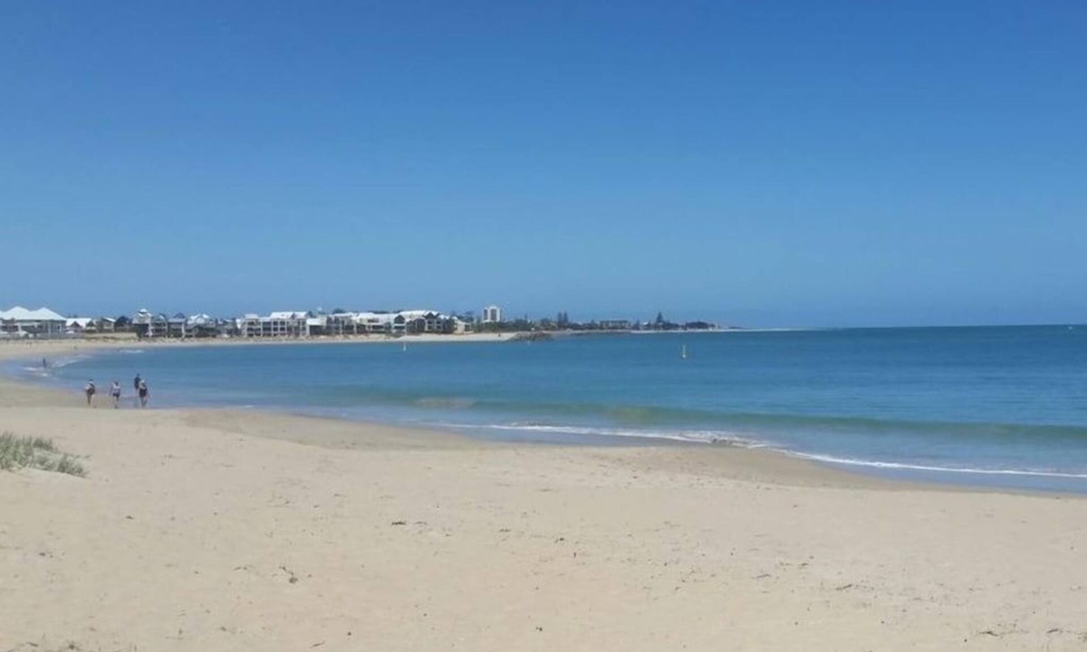 Mandurah Villa | Beach Stay on Ormsby. Two bedroom unit with secure backyard.