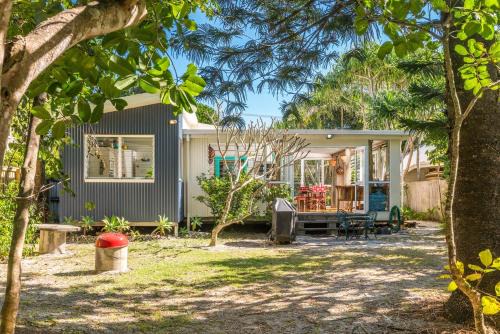 Suffolk Park House | Beachcombers Cottage - beachfront pet retreat