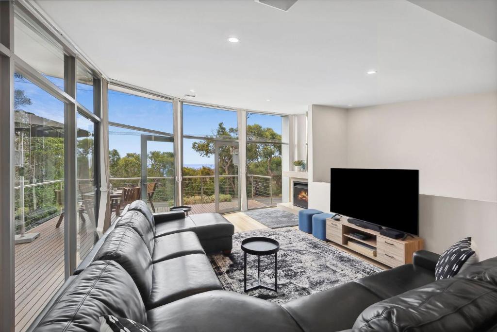 Lorne House | Beachfront 63