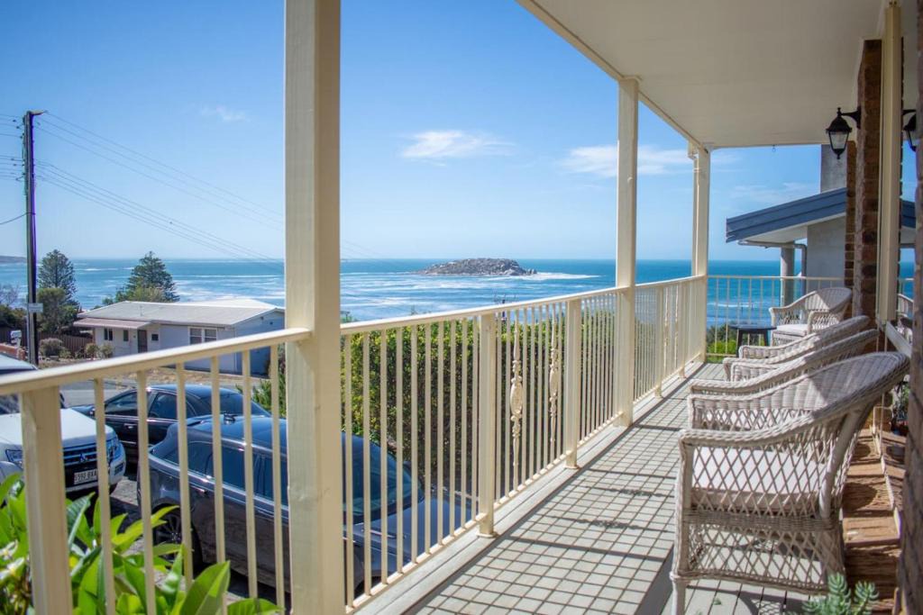 Encounter Bay House | Beachfront Getaway Pet-Friendly & Near Boat Ramp - Koala Stay