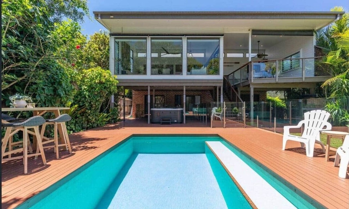 Forster House | Beachfront home, Indulge@Surfriders