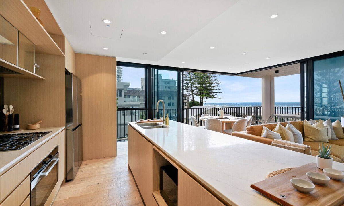 Palm Beach Apartment | Beachfront Luxury Palm Beach