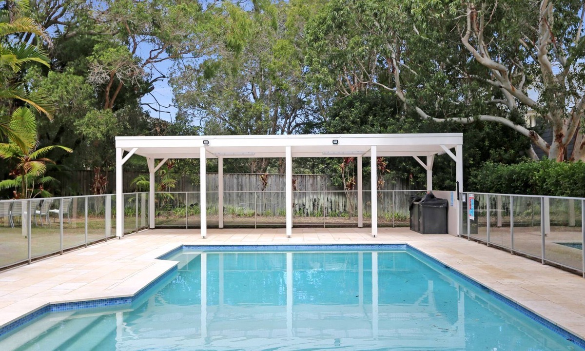 Hawks Nest Apartment | Beachfront on Bennetts | Beaches Apartment 4