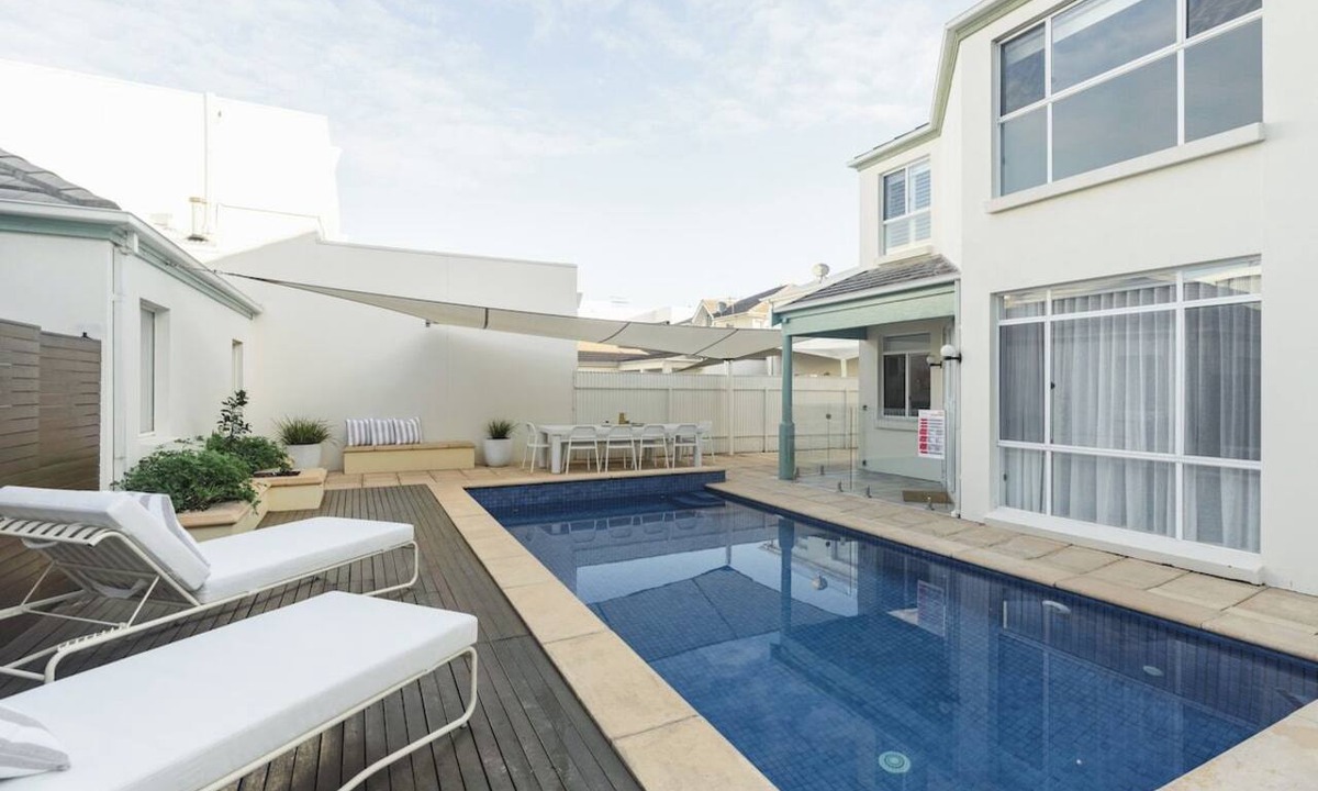 Henley Beach House | Beachfront, Pool, Games Room, Sleeps 12