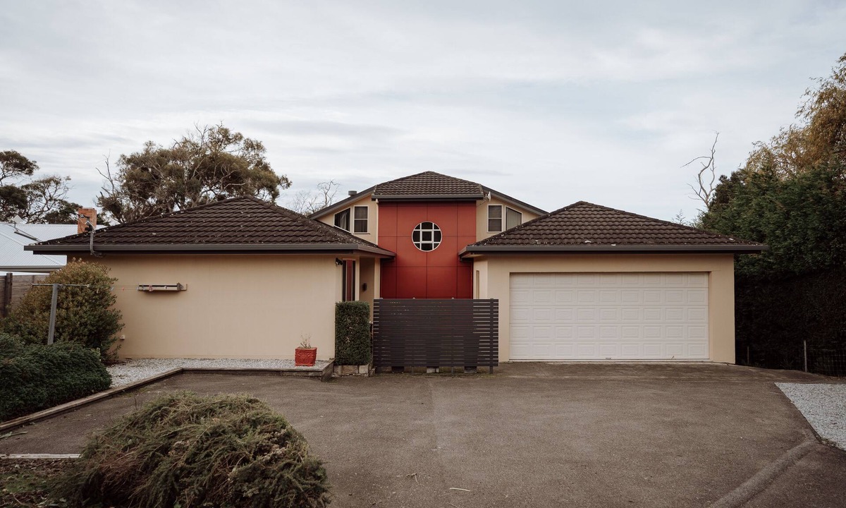 Greens Beach House | Beachfront Retreat with Direct Beach Access | Family Friendly