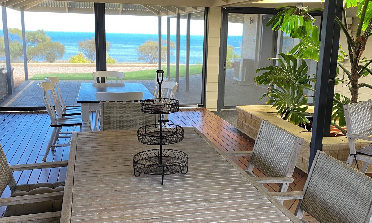 Tickera House | Beachfront Tickera Roundhouse - sea views inside and out - peaceful family home