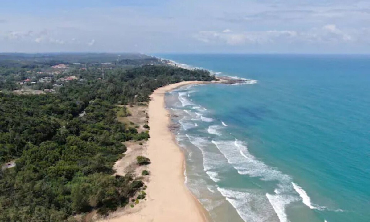 Kampung Gok Kapur Cabin | Beachfront Twin Cabin w/children paddle pool - 1 min from the beach!