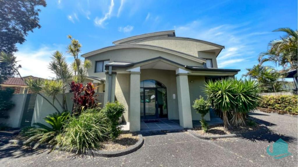 Caves Beach Apartment | Beachside Beauty