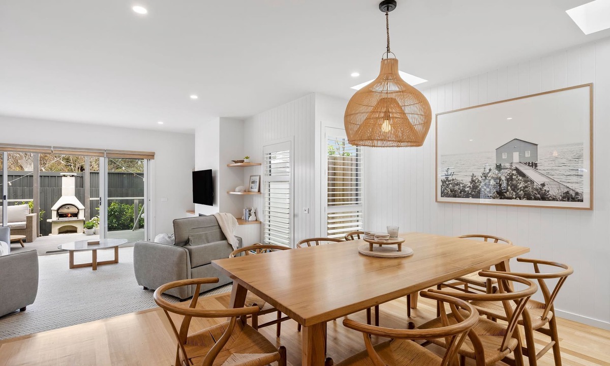 Torquay House | Beachside Bliss: 4 BR, 2.5 BA House in Torquay, Sleeps 10