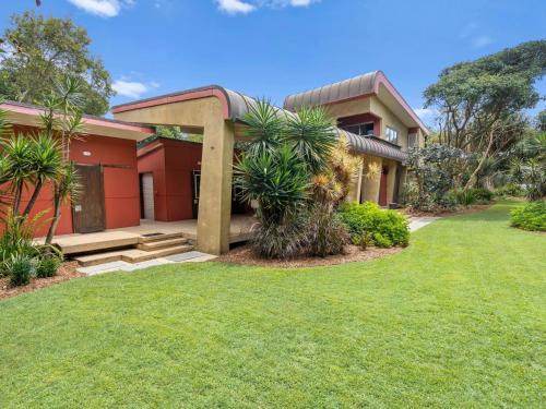 Casuarina House | Beachside Bungalow Casuarina