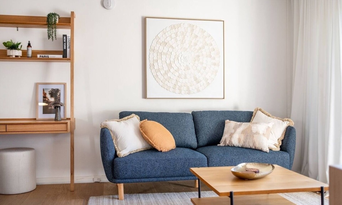 Cottesloe Apartment | Beachside Escape – Bright Apt Steps from Cottesloe Beach with Balcony