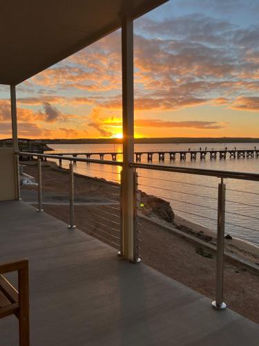 Ripon Apartment | Beachside & Jetty View 5 - Harbour Master Apartment