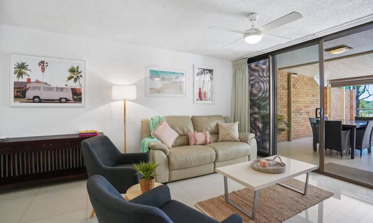 Alexandra Headland Apartment | Beachside Oasis-Walk to Alex Beach