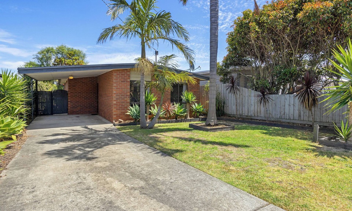 Rosebud House | Beachside Retreat - Rosebud