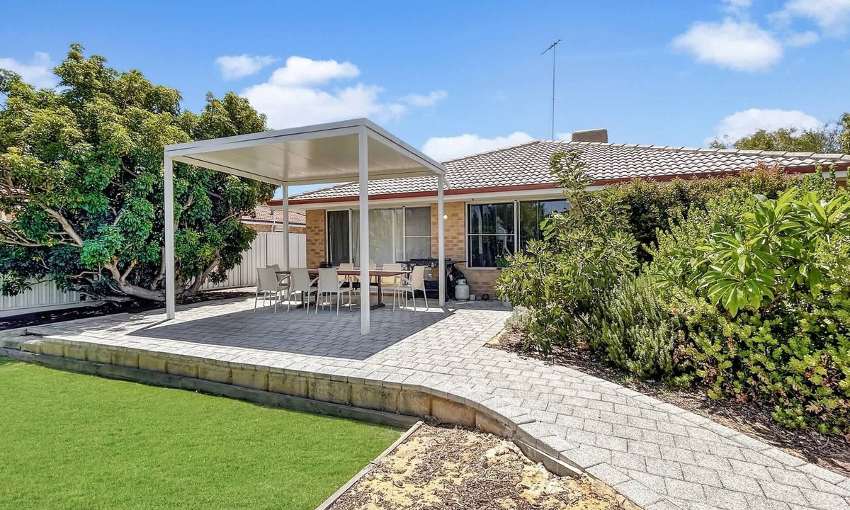 Dudley Park House | Beachside Style Home Near the Estuary