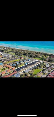 Rosebud House | Beachside Townhouse
