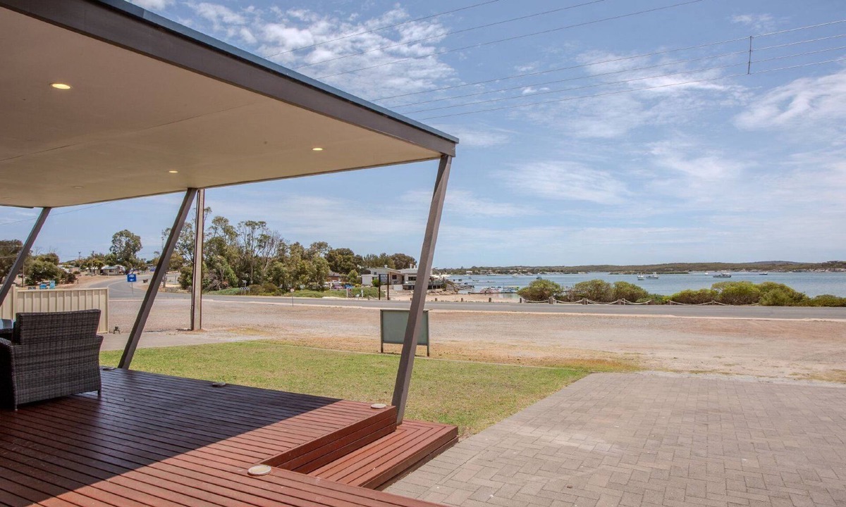 Lake Wangary House | Beachview - Special Location Looking Over The Bay