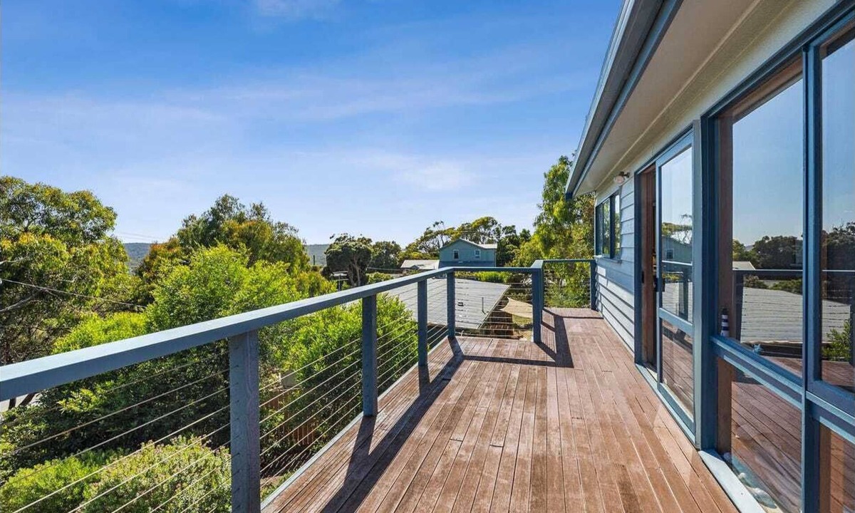 Anglesea House | BEAUTIFUL BEACH HOUSE - BRILLIANT POSITION