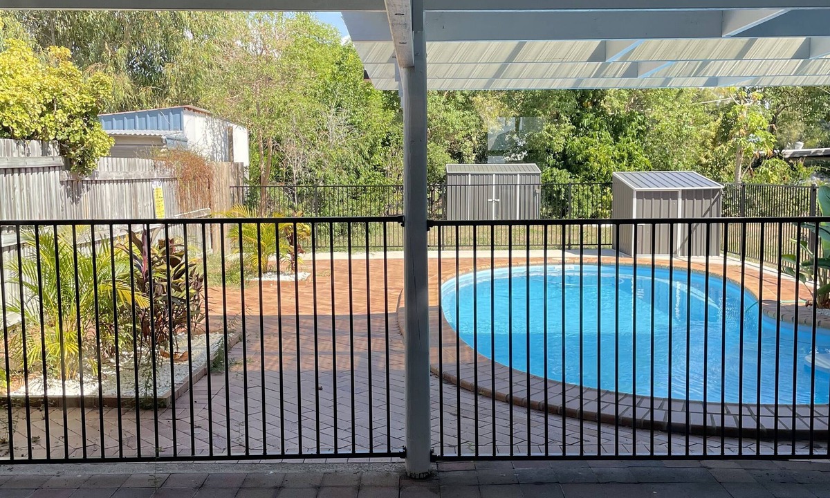 Bowen House | Beautiful Beach Property