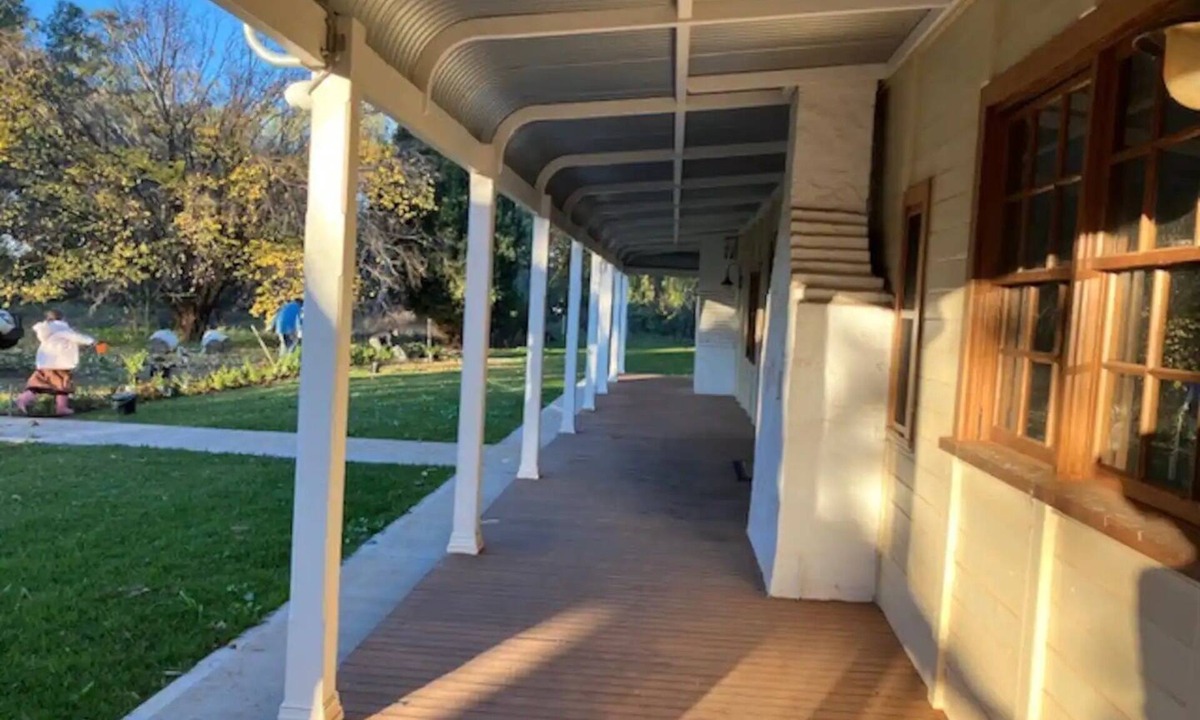 Narromine House | Beautiful peaceful farmhouse