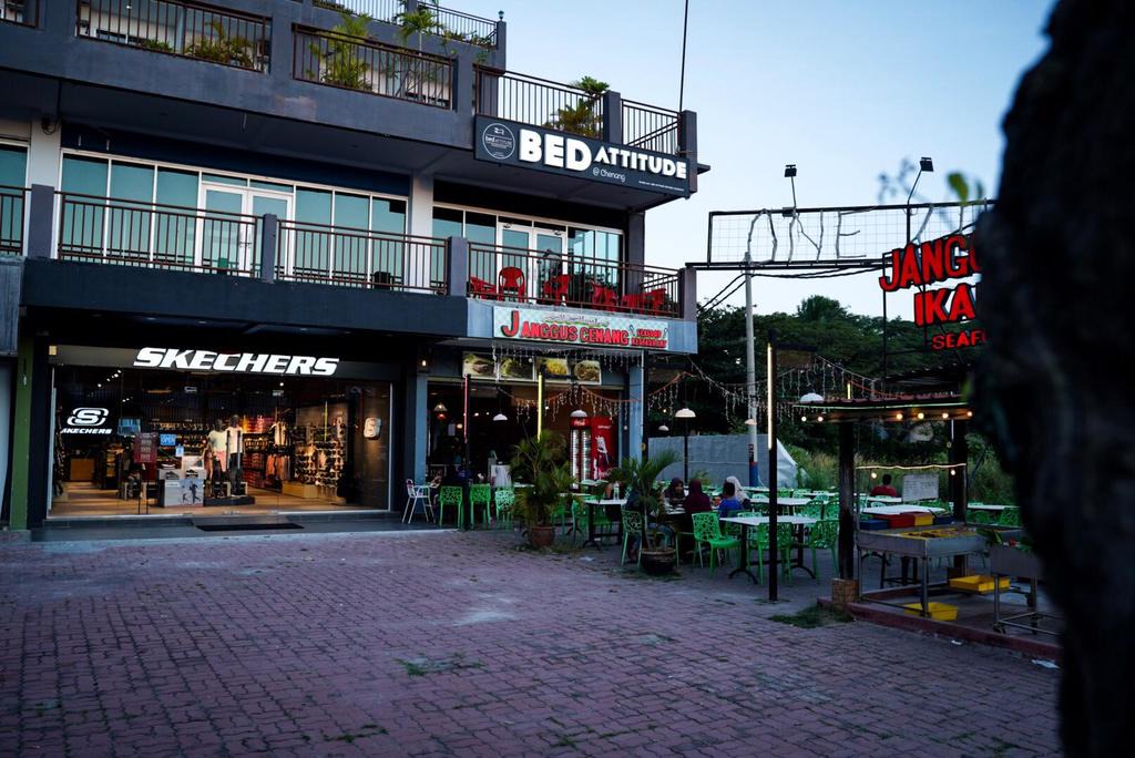 Lubok Buaya Hotel | Bed Attitude Hostel Cenang