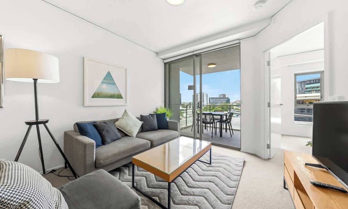 Bowen Hills Apartment | Belise - Executive 11th Floor Apt for 2!