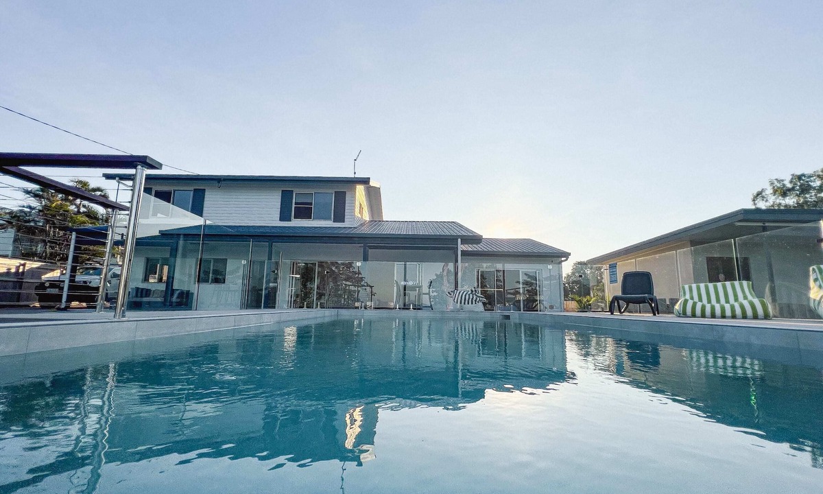 South Mission House | Bella Luna Beach Front - 3 bed