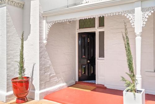 Glenelg House | Belle Escapes - The Light House
