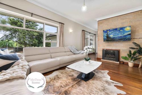 Bellevue Heights House | Bellevue Heights HolidayHome - Flinders Uni & Med