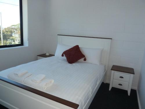Bridport Apartment | Bellevue on Bentley - Unit 2