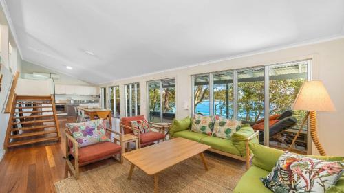 Pretty Beach House | 'Belvidere Cottage' by HolidayCo