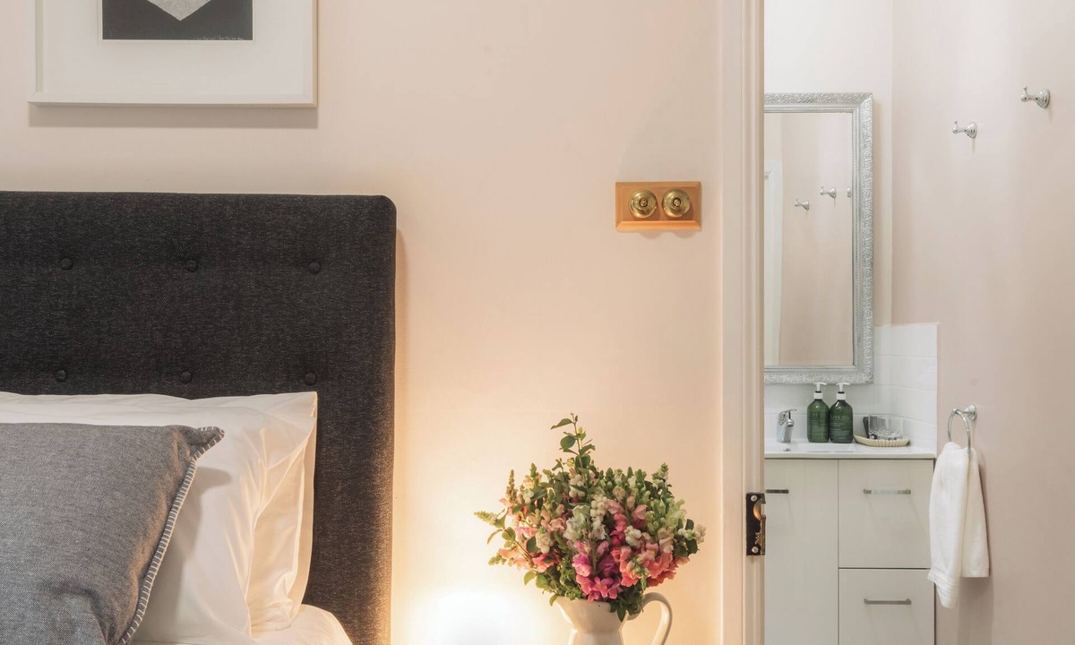 Queenscliff Hotel | Benambra Queenscliff - Rosebud room