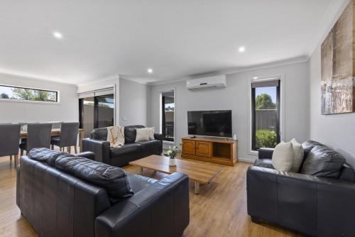 Jackass Flat House | Bendigo Signature Accommodation on Averys