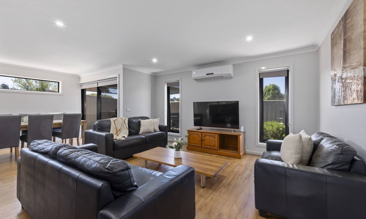 Jackass Flat House | Bendigo Signature Accommodation on Averys