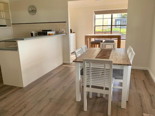 Emu Bay House | Berds Nest