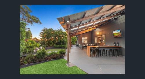 Torquay House | Between Trees and Tide