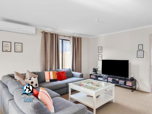 Encounter Bay House | Big House with Views and Fab Pop Culture Vibe