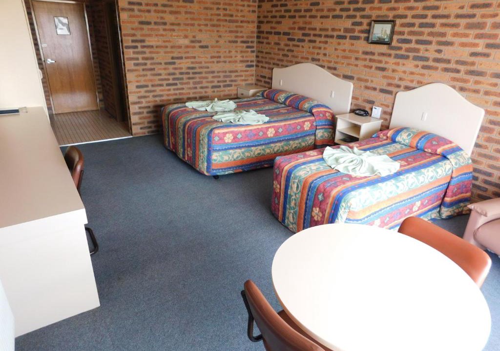 Oberon Hotel | Big Trout Motel