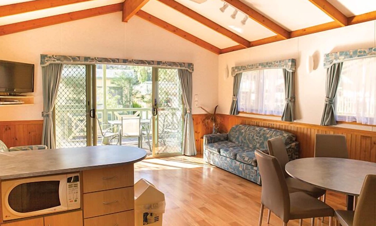 Doncaster East Hotel | BIG4 Crystal Brook Tourist Park