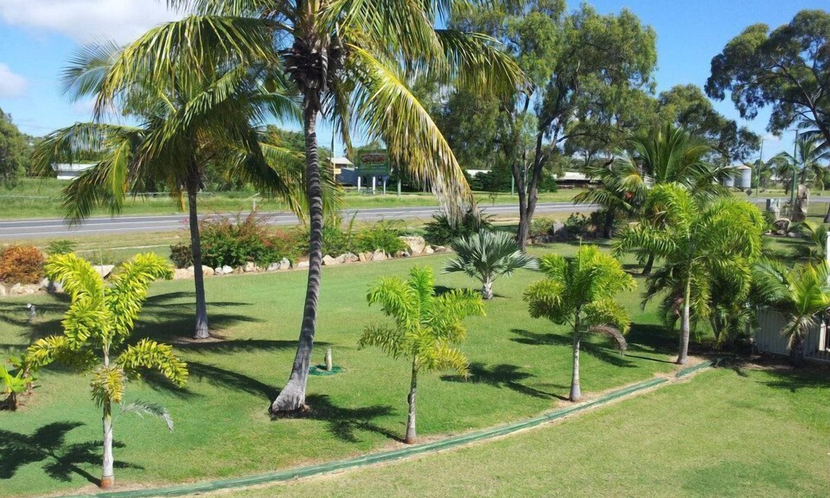 Bowen Hotel | Birch Motel Bowen