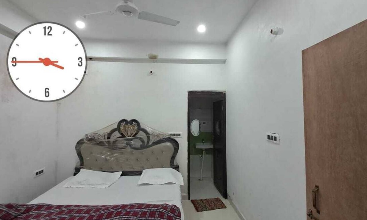 Naini Hotel | Birdstay